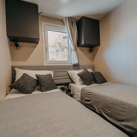Appartement With Parking Space - 24592 *
